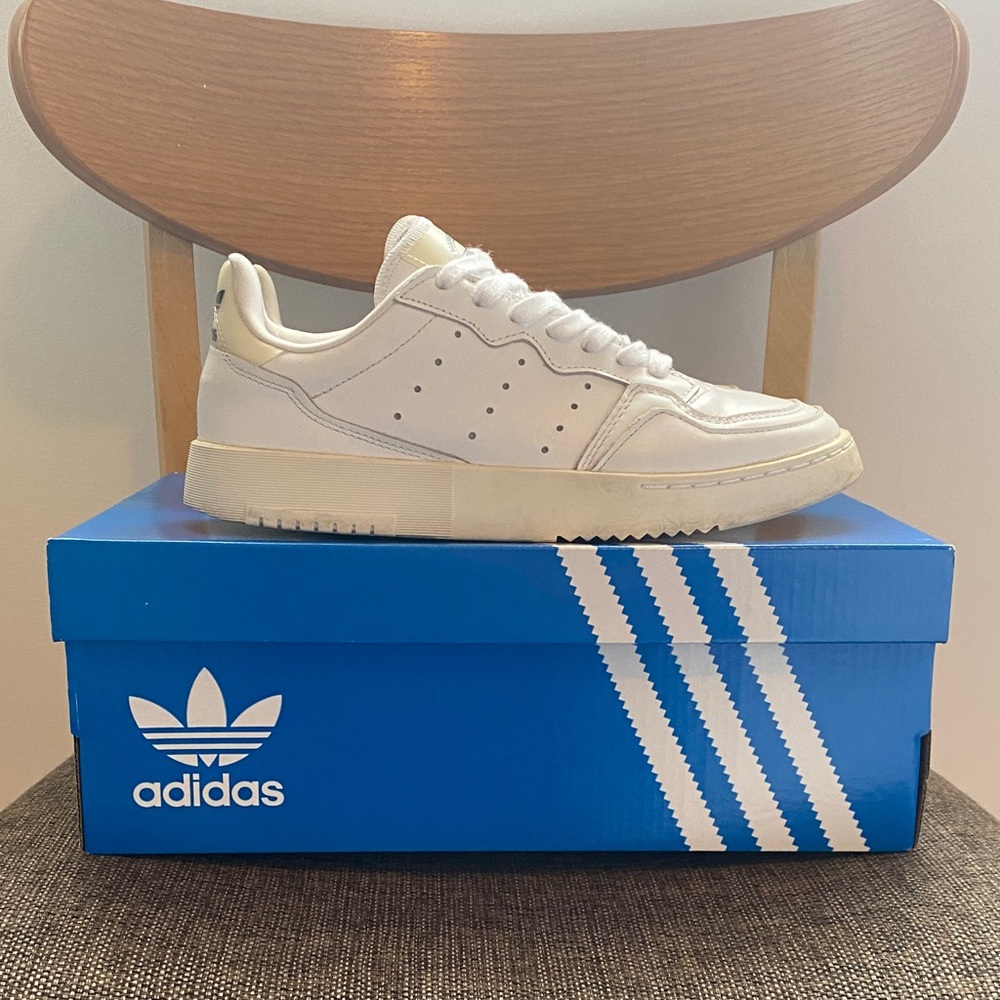 Adidas Sneakers